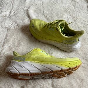 Woman’s One One Hoka Arahi 6 Green Running Shoe Sneakers